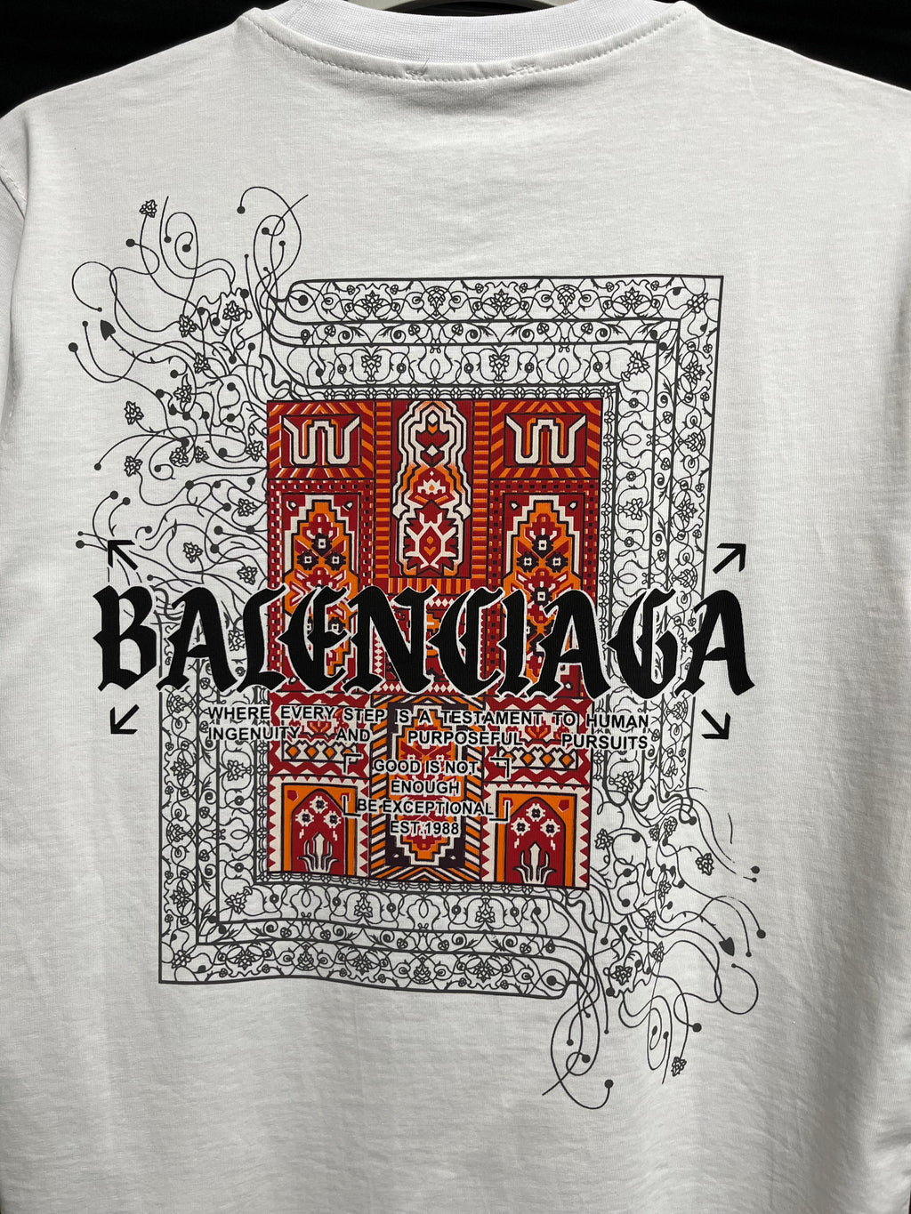 Balenciaga halı desenli t-shirt
