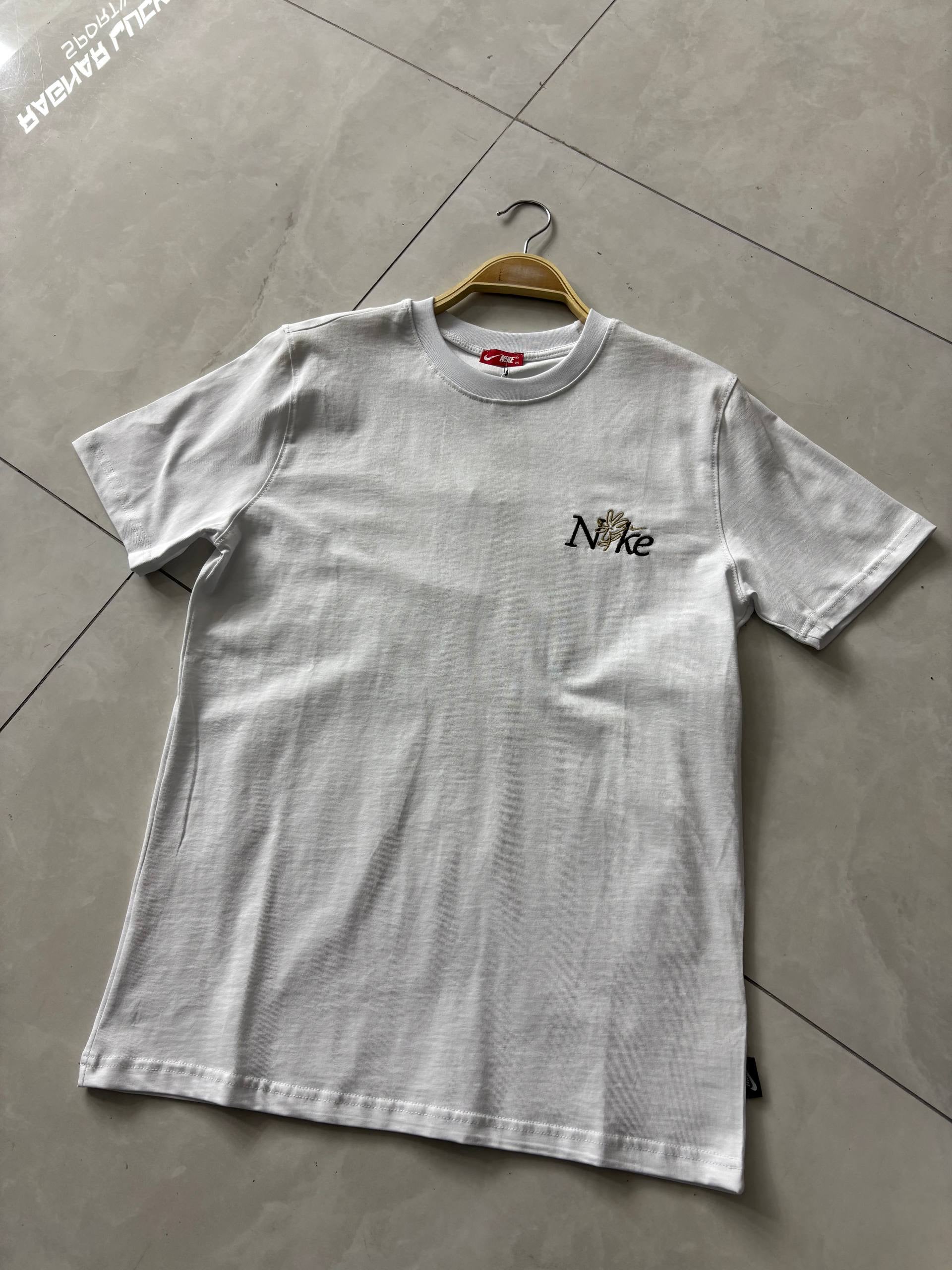 Nike T-shirt