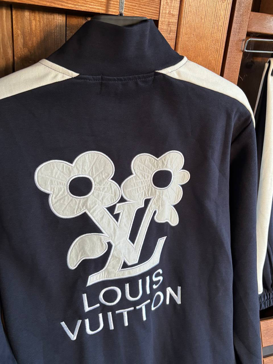 Louis Vuitton Europe Fit – Nakışlı Double Pike Eşofman