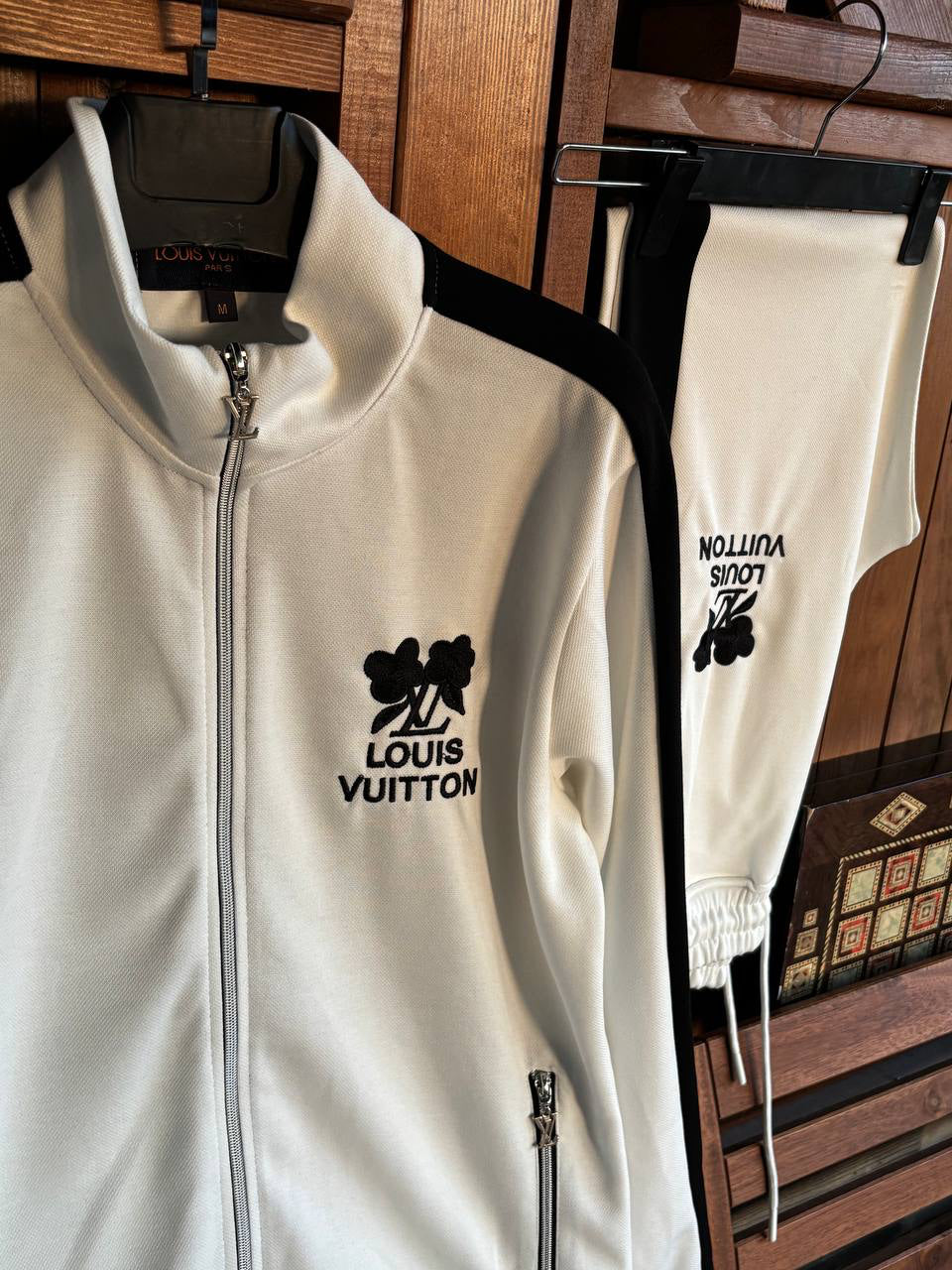 Louis Vuitton Europe Fit – Nakışlı Double Pike Eşofman