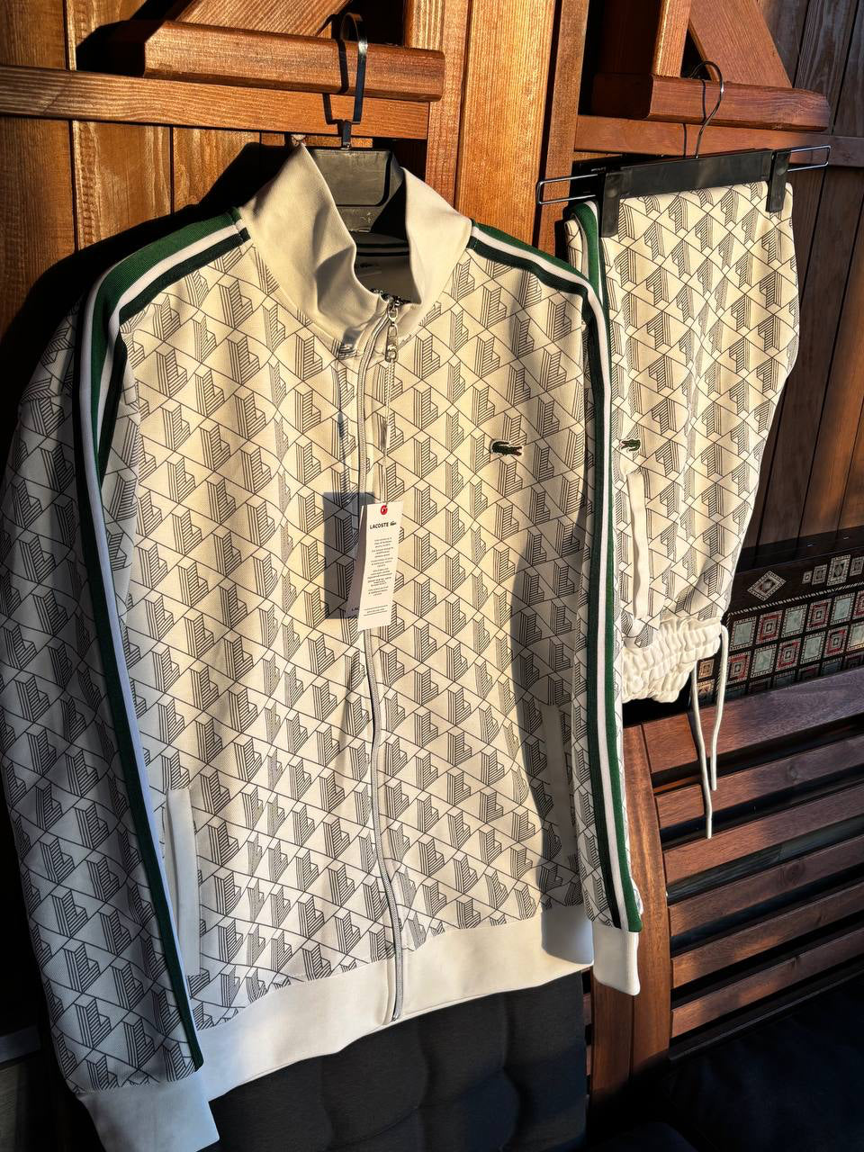 Lacoste Monogram – Europe Fit Şeritli Eşofman